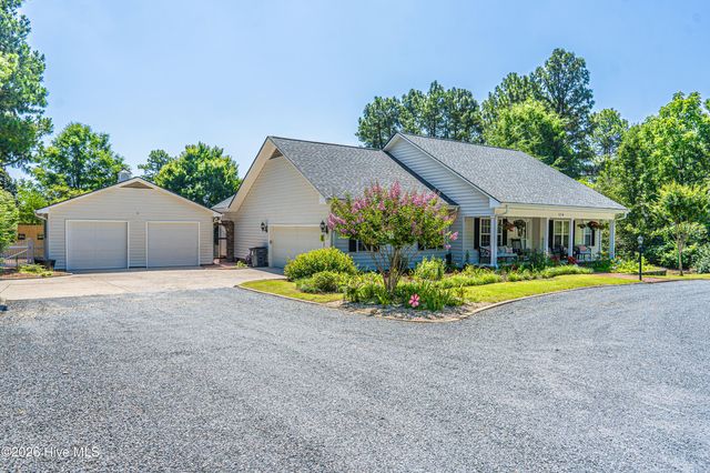 114 Bellhaven Drive, Carthage, NC 28327