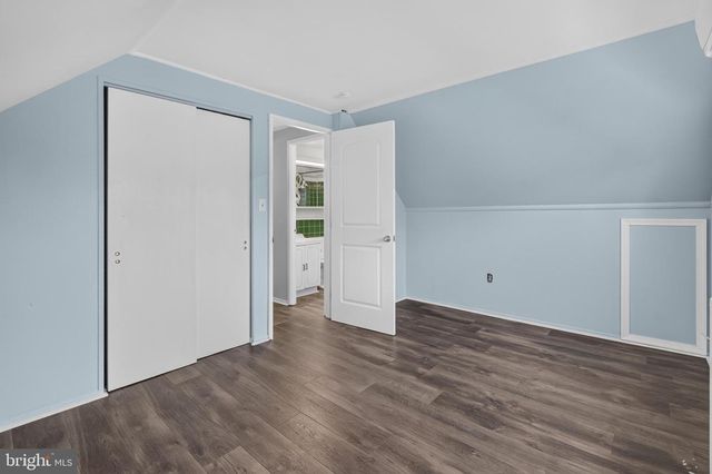 10 INDIAN RED RD, Levittown, PA 19057