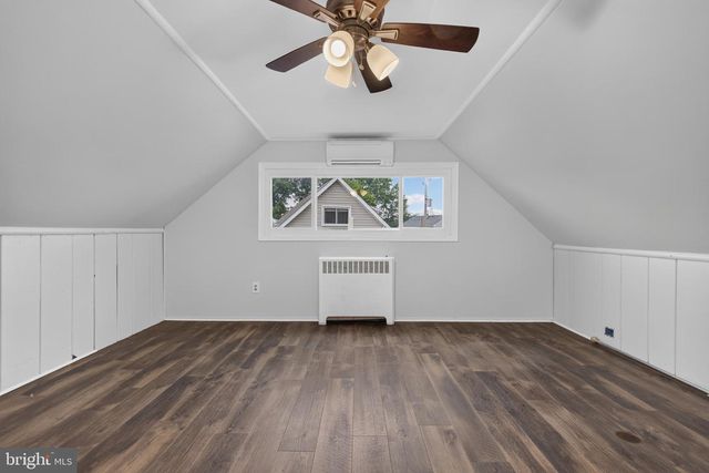 10 INDIAN RED RD, Levittown, PA 19057