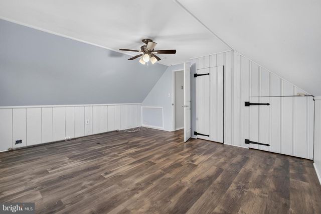 10 INDIAN RED RD, Levittown, PA 19057