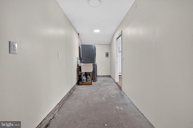 10 INDIAN RED RD, Levittown, PA 19057