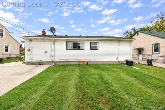 1835 10th Street, Wyandotte, MI 48192