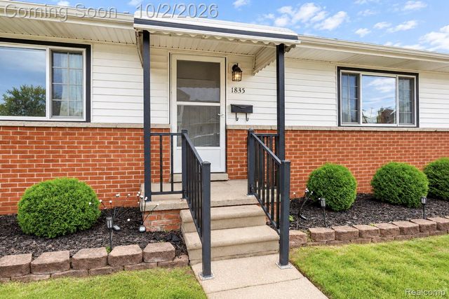 1835 10th Street, Wyandotte, MI 48192