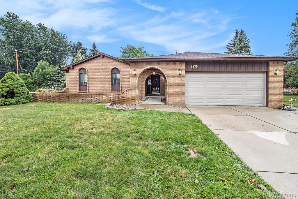 1670 Yellowbrick Court, Trenton, MI 48183