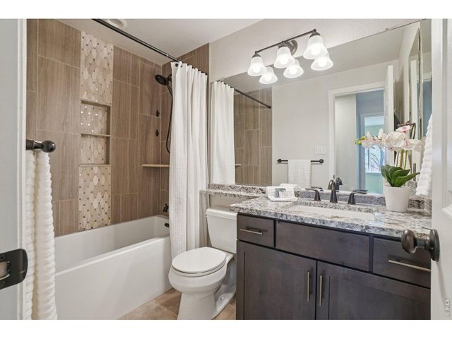 5426 Fox Run Blvd, Longmont, CO 80504