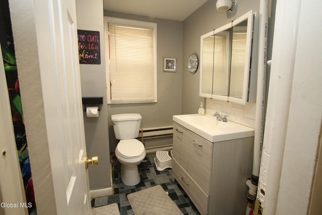 857 Livingston Avenue, Albany, NY 12206