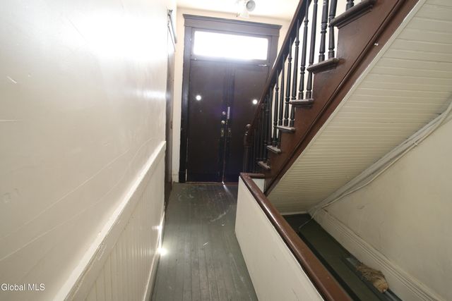 857 Livingston Avenue, Albany, NY 12206