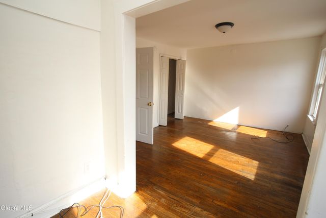 857 Livingston Avenue, Albany, NY 12206