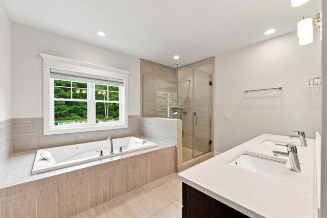 341 Parkside Lane, Douglas Vllg, MI 49406
