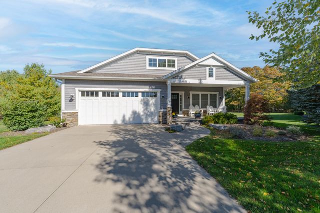 341 Parkside Lane, Douglas Vllg, MI 49406