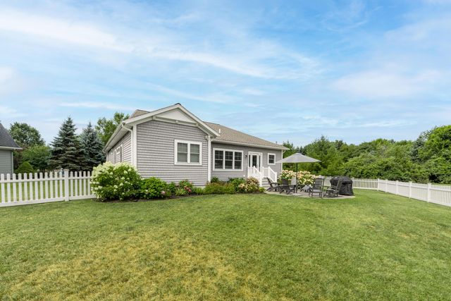 341 Parkside Lane, Douglas Vllg, MI 49406