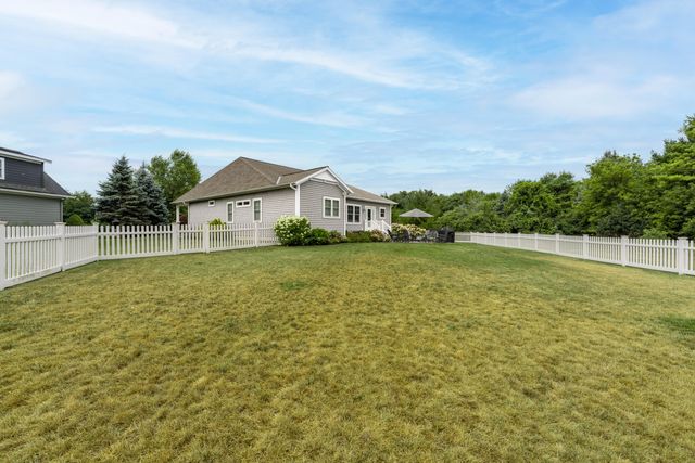 341 Parkside Lane, Douglas Vllg, MI 49406