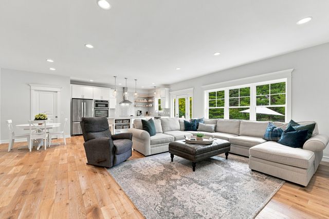 341 Parkside Lane, Douglas Vllg, MI 49406