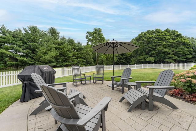 341 Parkside Lane, Douglas Vllg, MI 49406
