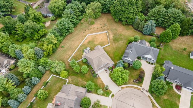 341 Parkside Lane, Douglas Vllg, MI 49406