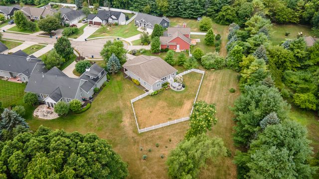 341 Parkside Lane, Douglas Vllg, MI 49406