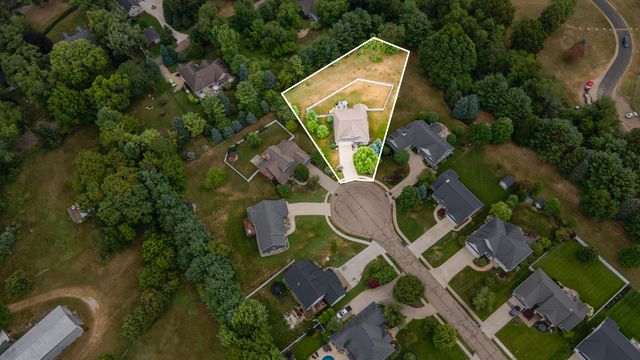 341 Parkside Lane, Douglas Vllg, MI 49406