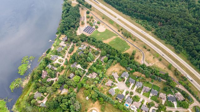 341 Parkside Lane, Douglas Vllg, MI 49406