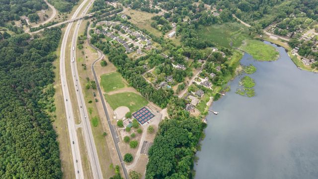 341 Parkside Lane, Douglas Vllg, MI 49406