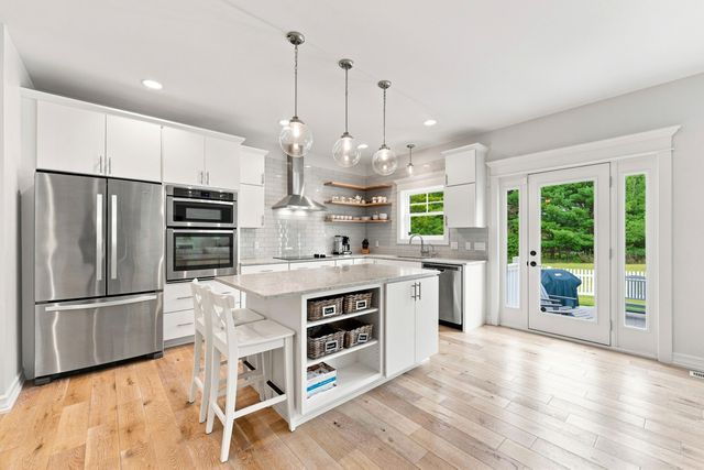 341 Parkside Lane, Douglas Vllg, MI 49406