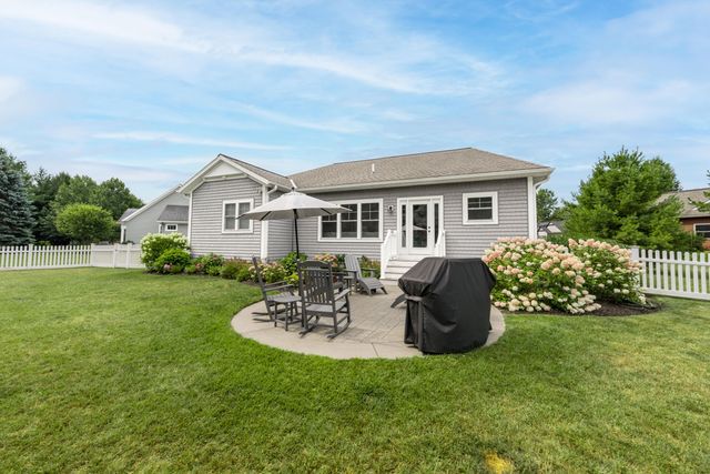 341 Parkside Lane, Douglas Vllg, MI 49406