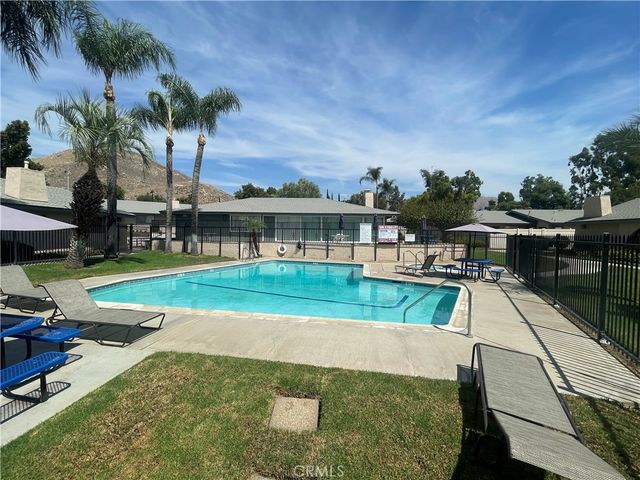 2891 Canyon Crest Drive 63, Riverside, CA 92507