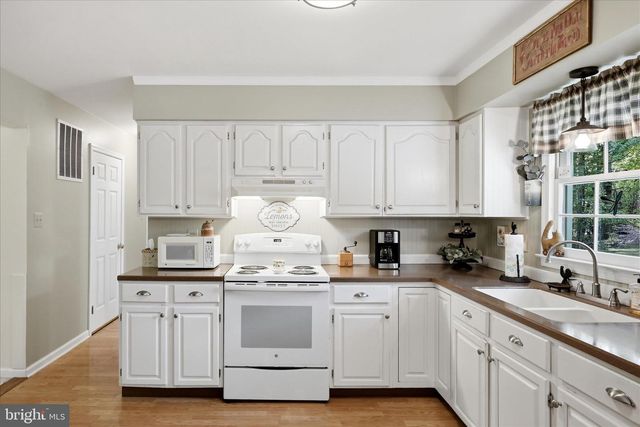 82 KINGS HILL RD, Fredericksburg, VA 22405