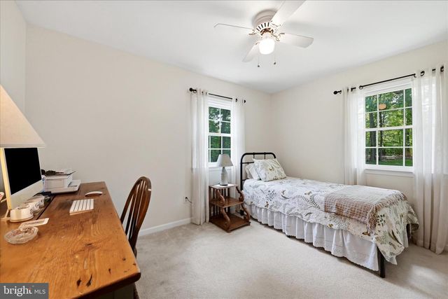 82 KINGS HILL RD, Fredericksburg, VA 22405