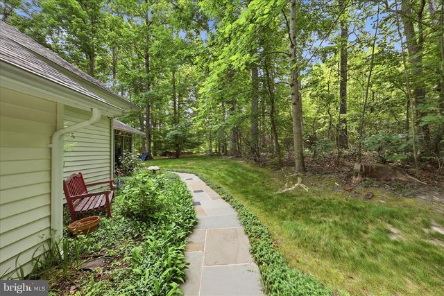 82 KINGS HILL RD, Fredericksburg, VA 22405
