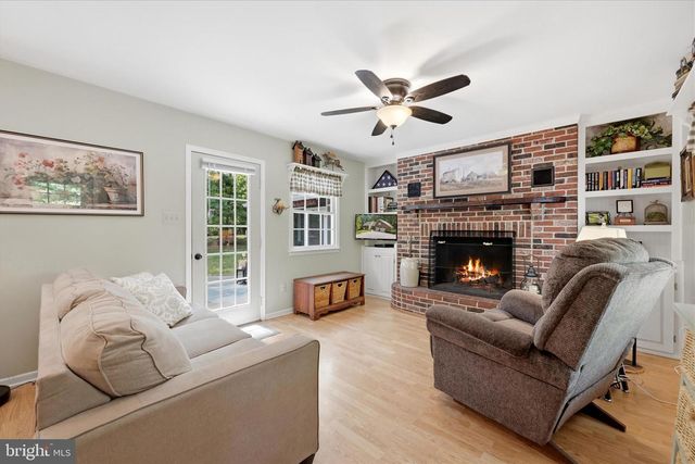 82 KINGS HILL RD, Fredericksburg, VA 22405
