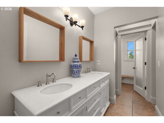 2520 Se ELLSWORTH Rd, Vancouver, WA 98664