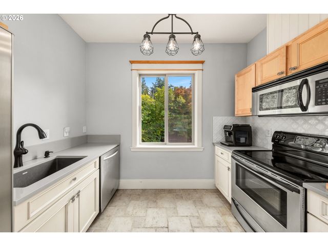 2520 Se ELLSWORTH Rd, Vancouver, WA 98664
