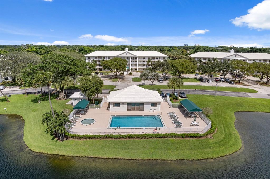 6025 Balboa Circle 406, Boca Raton, FL 33433