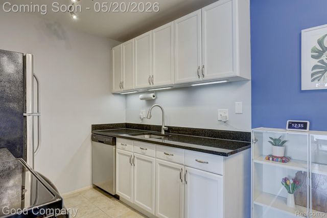3915 Benjamin Avenue 5, Royal Oak, MI 48073