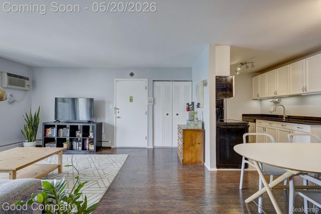 3915 Benjamin Avenue 5, Royal Oak, MI 48073