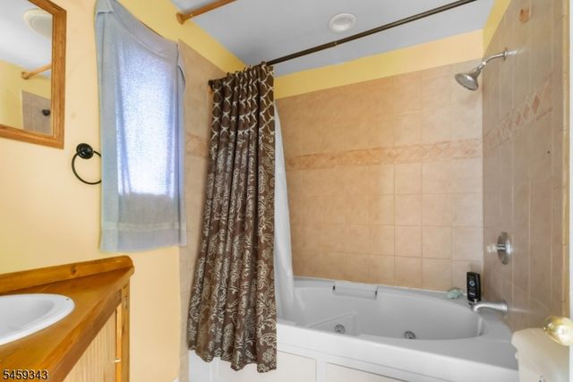 20 Pershing Ave, Jefferson Twp., NJ 07849