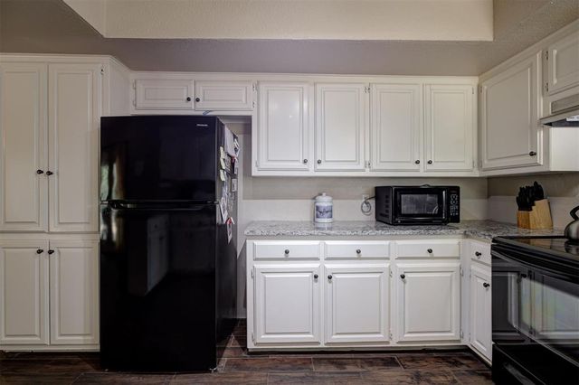 3300 N Meadowood Drive, Oklahoma City, OK 73110
