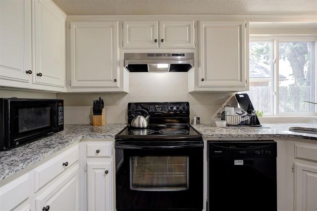 3300 N Meadowood Drive, Oklahoma City, OK 73110