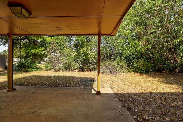 3300 N Meadowood Drive, Oklahoma City, OK 73110