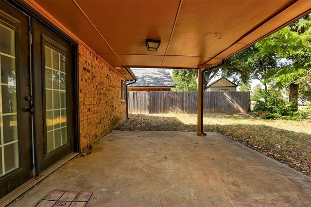 3300 N Meadowood Drive, Oklahoma City, OK 73110