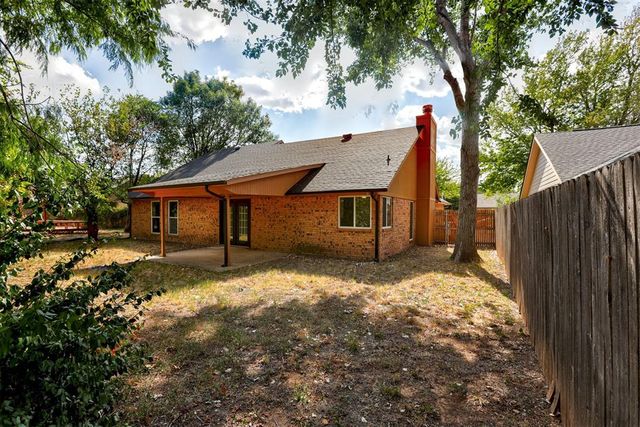 3300 N Meadowood Drive, Oklahoma City, OK 73110
