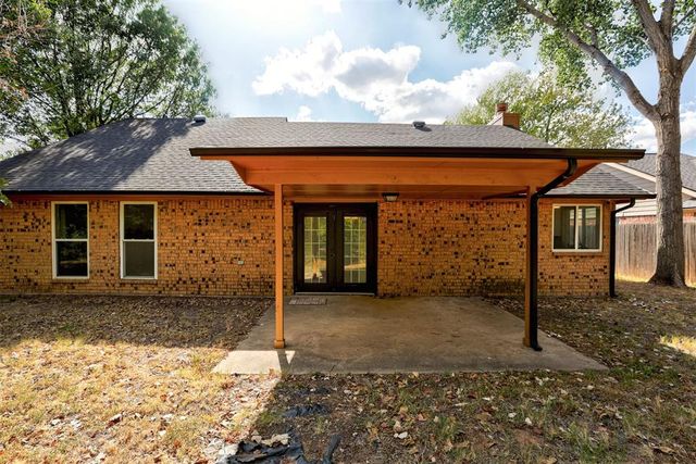 3300 N Meadowood Drive, Oklahoma City, OK 73110
