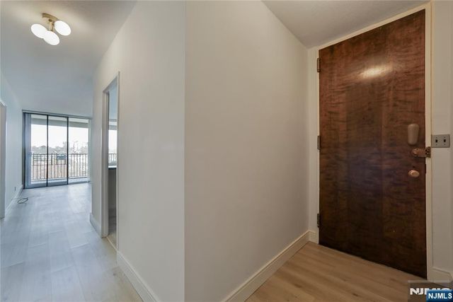 5 Horizon 501, Fort Lee, NJ 07024