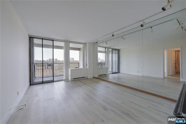 5 Horizon 501, Fort Lee, NJ 07024