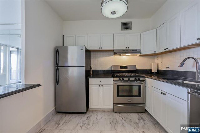 5 Horizon 501, Fort Lee, NJ 07024