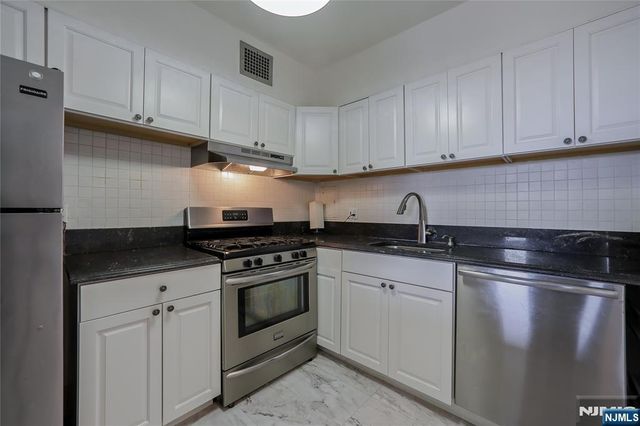 5 Horizon 501, Fort Lee, NJ 07024