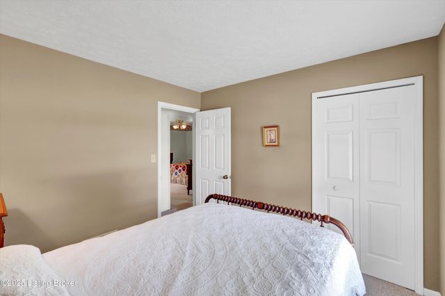 7604 Nottoway Cir, Louisville, KY 40214