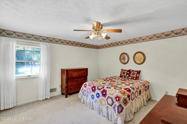 7604 Nottoway Cir, Louisville, KY 40214