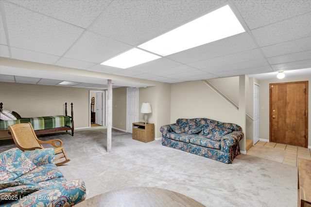 7604 Nottoway Cir, Louisville, KY 40214