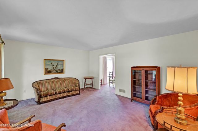 7604 Nottoway Cir, Louisville, KY 40214